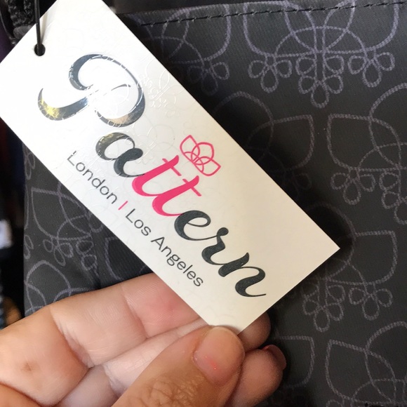 NWT Pattern Bag - Picture 3 of 6